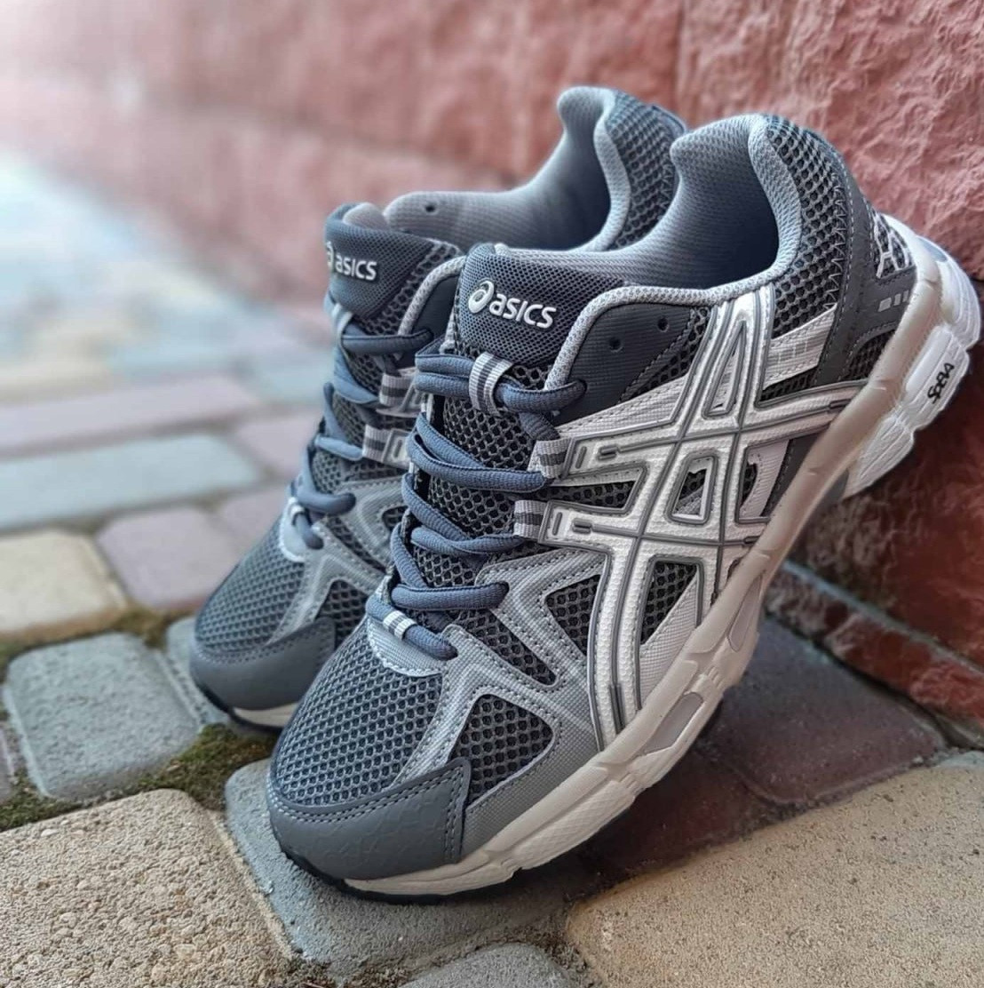 Жіночі кросівки Asics Gel Kahana 8 весна-літо повсякденні (сірі з білим). Живе фото