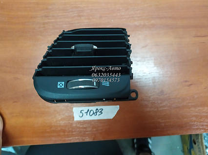 Дефлектор повітропровід правий Jeep Grand Cherokee 000051083