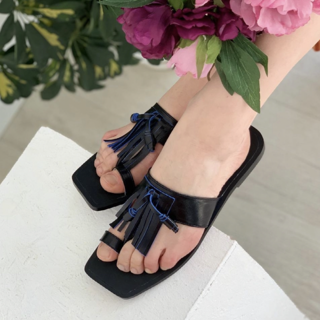 Жіночі шльопанці чорного кольору на плоскій підошві «Style Shoes»