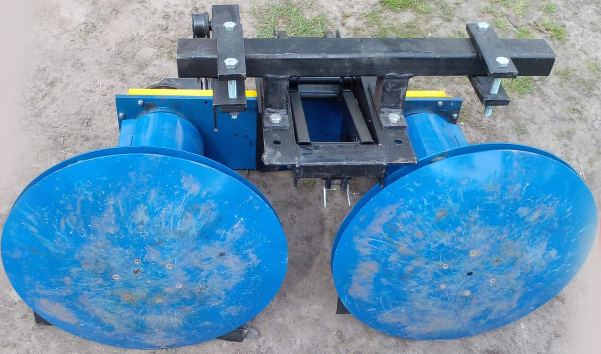 Дводискова сінокосарка передня КР-1.1 ШИП навісна пасова до мототрактора (ланцюгова, 8 ножів, високі стакани)