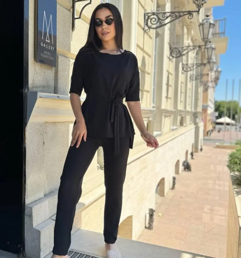 Стильний літній костюм жіночий брючний чорний жіночий літній костюм із брюками легкий костюмчик на літо, фото 1