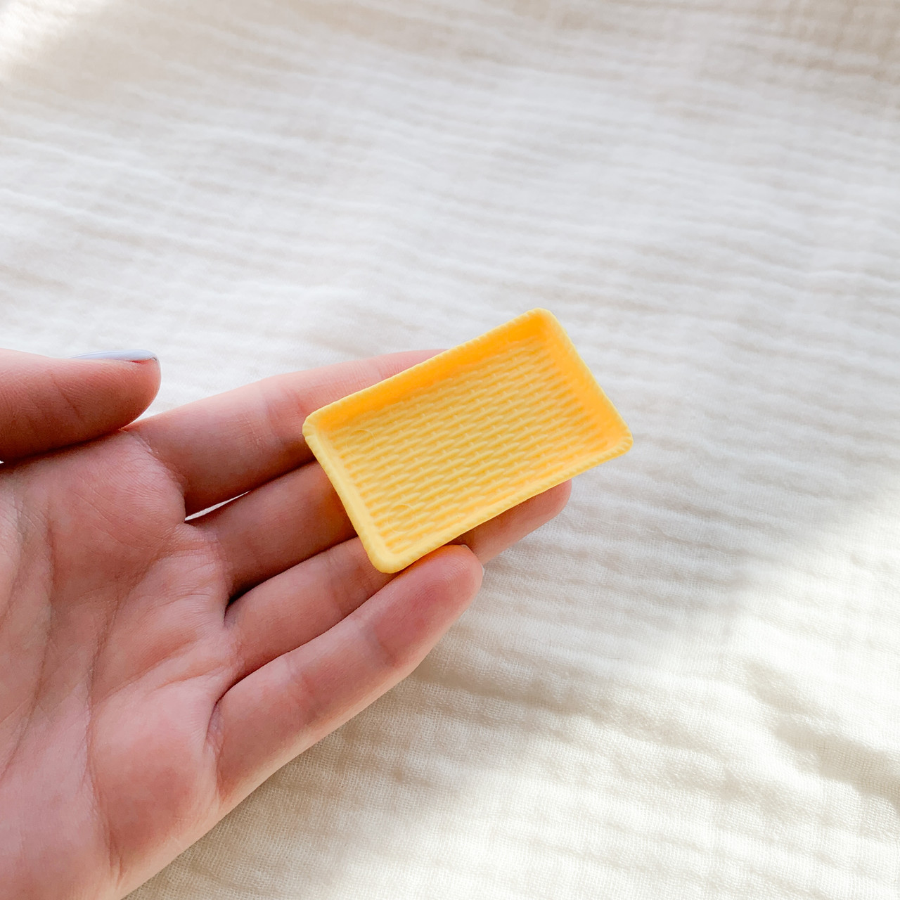 Мініатюра піднос плетений пластик 5*3 см Жовтий, фото 1