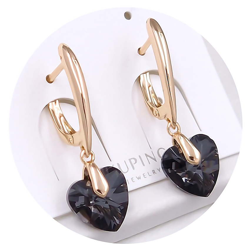Сережки XР. Позолота 18К. Камені: Swarovski чорного кольору. Довжина: 32 мм. Ширина: 10 мм.