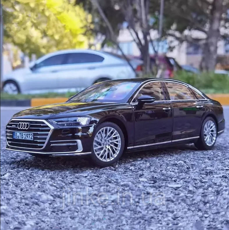 Audi A8. 21.5 см. Масштаб 1:24. Звукові, світлові ефекти. - фото 1 - id-p2226458245