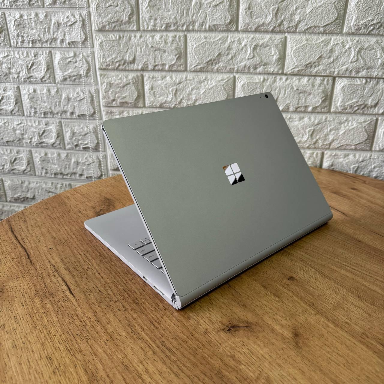 【ほぼ未使用】Surface Book2 i7/16G/1TB/GTX1050 Microsoft Surface Book 2 i7/16GB/1TB GTX 1050 13.3 inch