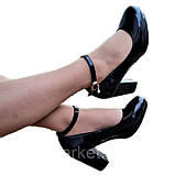 Чорні лакові туфлі з ремінцем на середньому підборі 38, фото 2