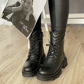 Черевики жіночі зимові з чорної шкіри на тракторній підошві «Style Shoes»
