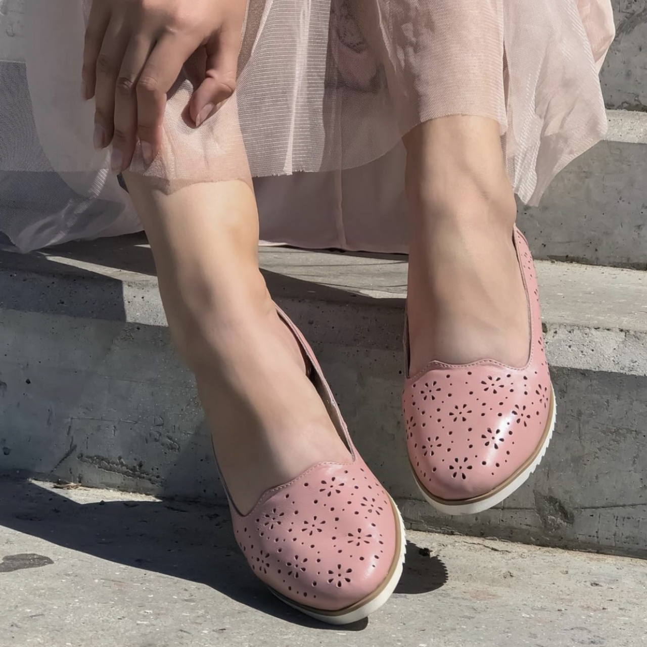 Літні балетки з перфорацією кольору пудри "Style Shoes"