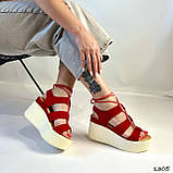 Жіночі босоніжки на платформі танкетці, жіночі червоні босоніжки на платформі, фото 6