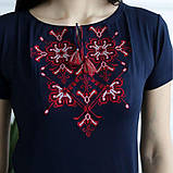 Жіноча вишита футболка темно-синя, фото 2