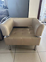 Диван Офіс на ніжках одинарний зі спинкою і підлокітниками