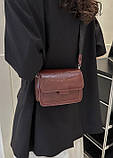 Жіноча класична сумка 6006 крос-боді через плече на тонкому ремінці бордова коричнева, фото 3
