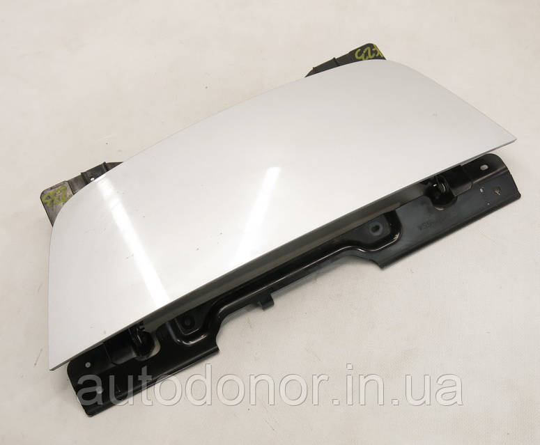 Лючок зарядного порта (голый) Nissan Leaf ZE1 (18-) 65710-5SA2A