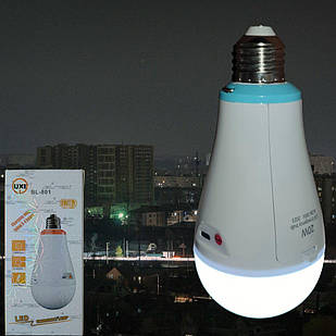 Акумуляторна usb лампа з цоколем e27 20W на патрон, розумна світлодіодна яскрава лампочка акумуляторна Аварійна