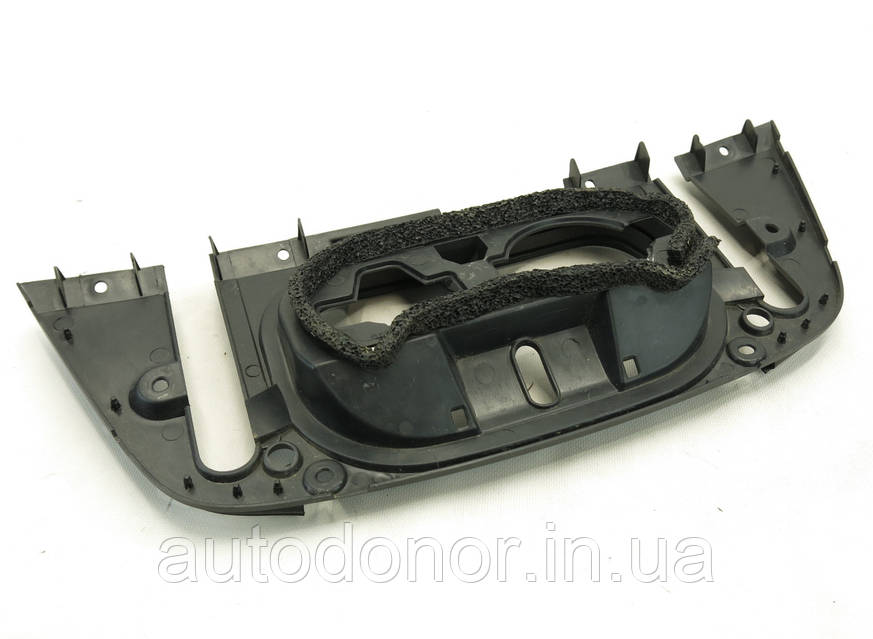 Накладка зарядного порта Nissan Leaf ZE1 (18-) 65730-5SA0A