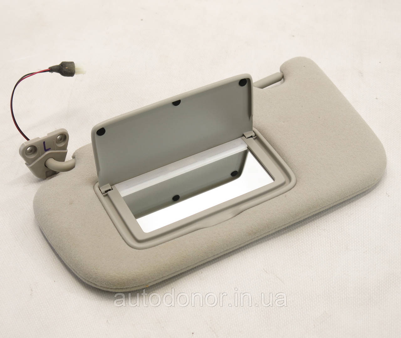 Сонцезахисний козирок лівий Nissan Leaf ZE1 (18-) 96401-5SA0E