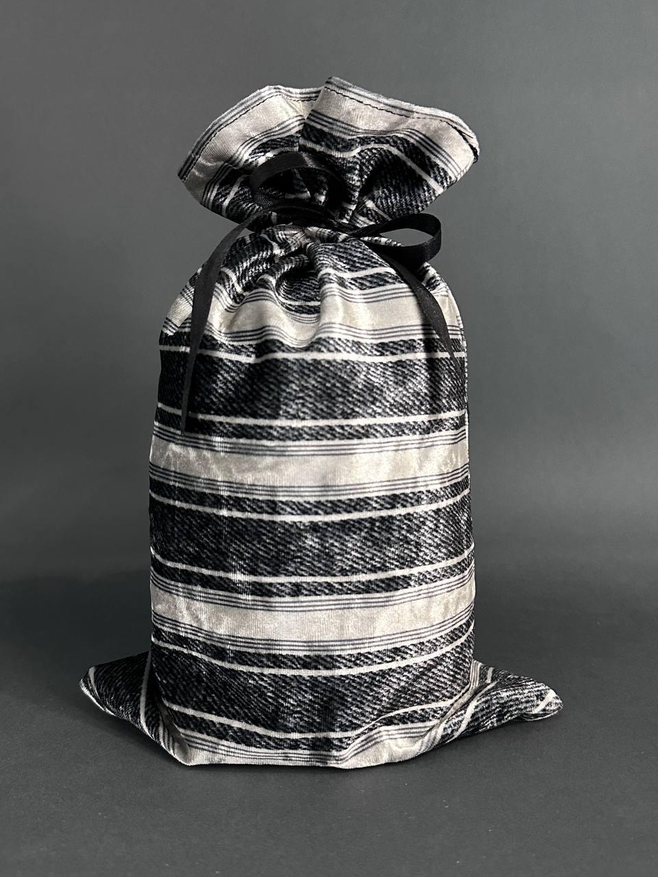 Велюровий мішечок смужка зі стрічкою.