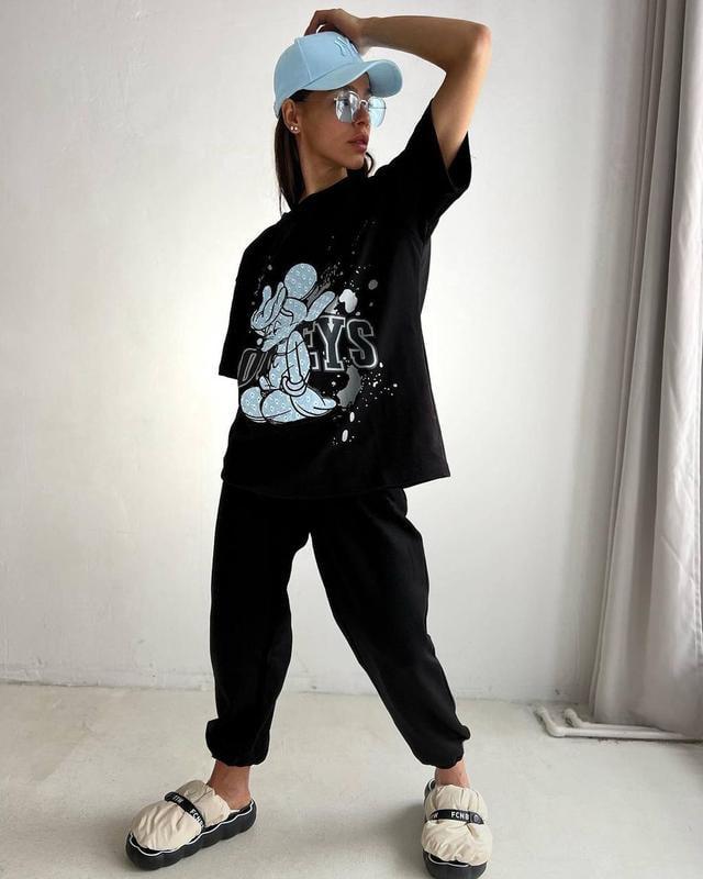 Жіночий літній костюм оверсайз: футболка та штани Міккі Маус, фото 1