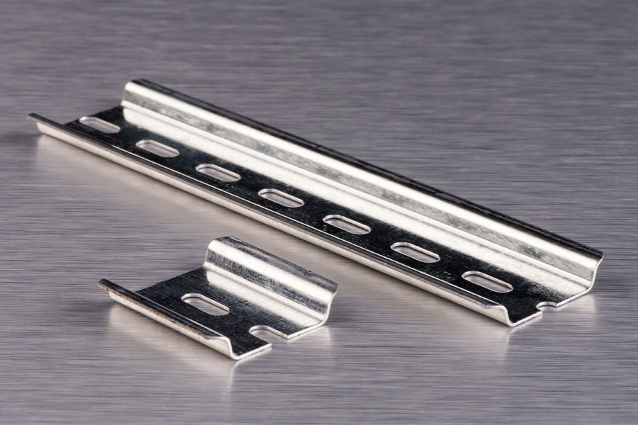 Din-рейка перфорована 35х7,5, довжина 2 м, товщина 1 мм TAKEL (ID ...