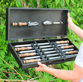 Набір АРТЕК шампурів в дерев'яній коробці для подарунка куму, чоловіку, батьку, шефу.