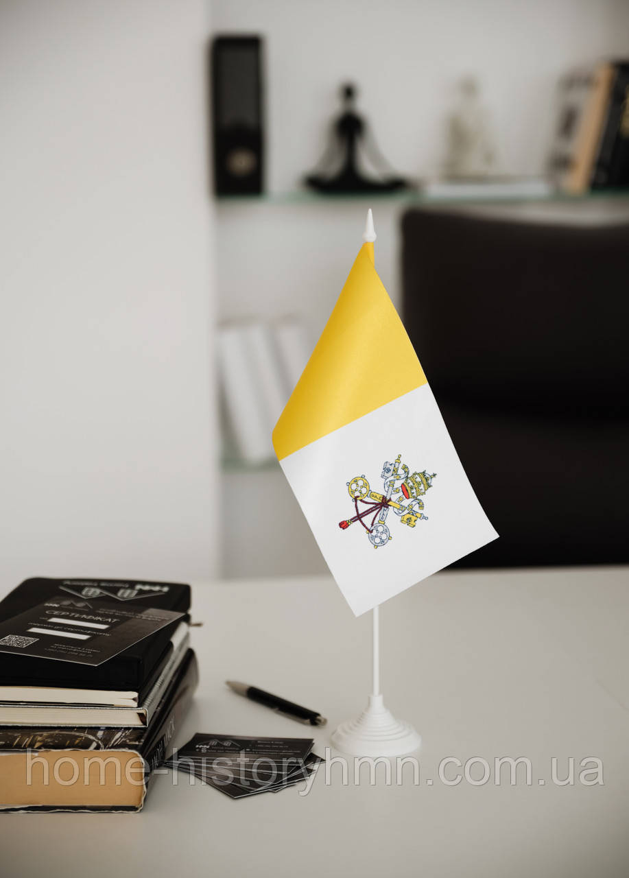 Настільний прапор Ватикану з пластиковим утримувачем