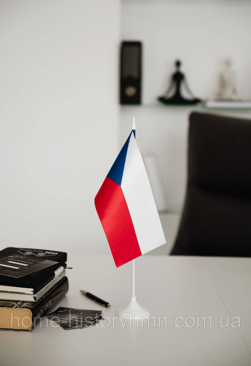 Настільний прапор Чехії з пластиковим утримувачем