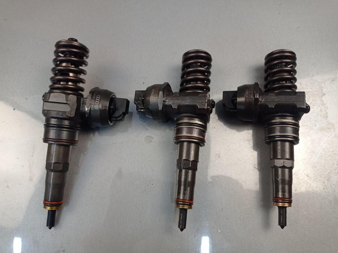 VW AUDI SKODA SEAT Насос форсунка 038130079TX