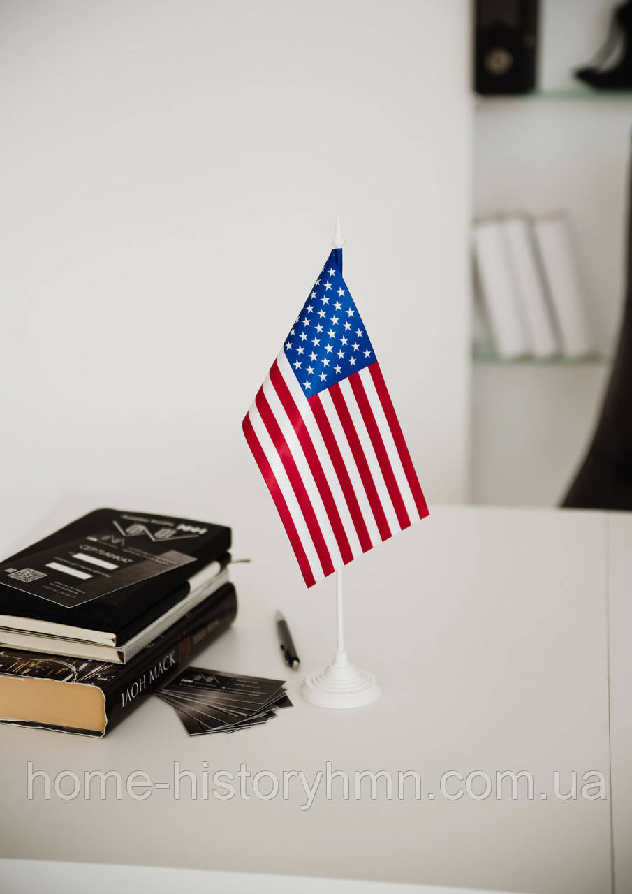 Настільний прапор США із пластиковим тримачем