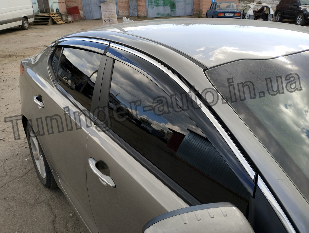 Дефлектори вікон (вітровики) з хромом молдингом Kia Optima 2015-2020 (Uncle/Тайван)