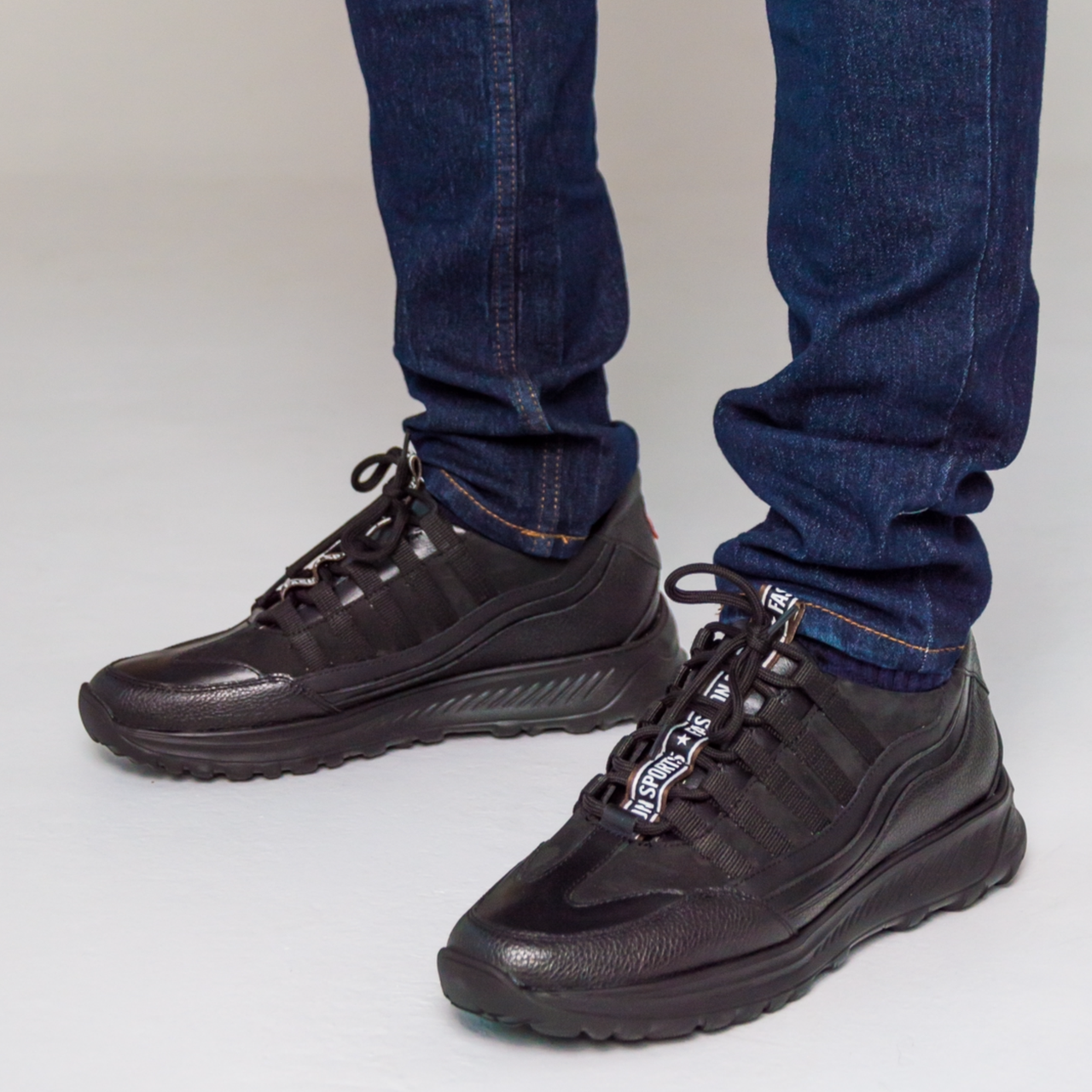 Кросівки чоловічі шкіряні чорного кольору “Style Shoes”
