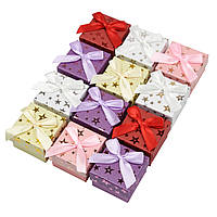Коробочка квадратна картонна зірочки з бантом під кільце розмір 50Х50Х35 мм 24 штук в пакованні мікс кольорів