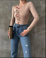 Стильне жіноче боді з принтом в українському стилі