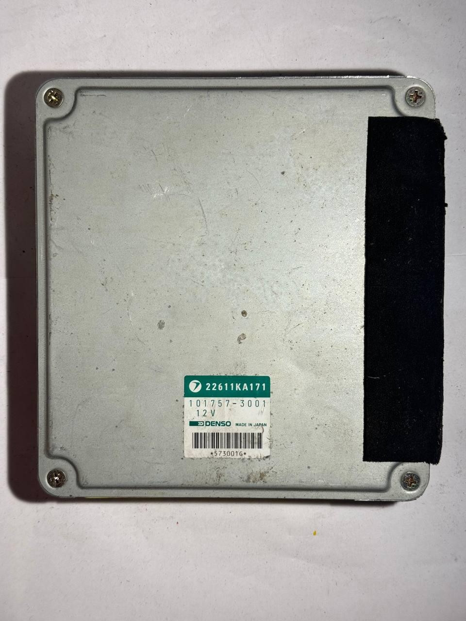 Електронний блок керування Subaru Legacy 12 V Denso 101757-3001 / 1017573001 / 22611KA171