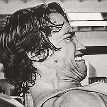 Плакат "Арнольд Шварценеггер, тренування з гантелей, 1975р, Arnold Schwarzenegger", 38×60см, фото 2