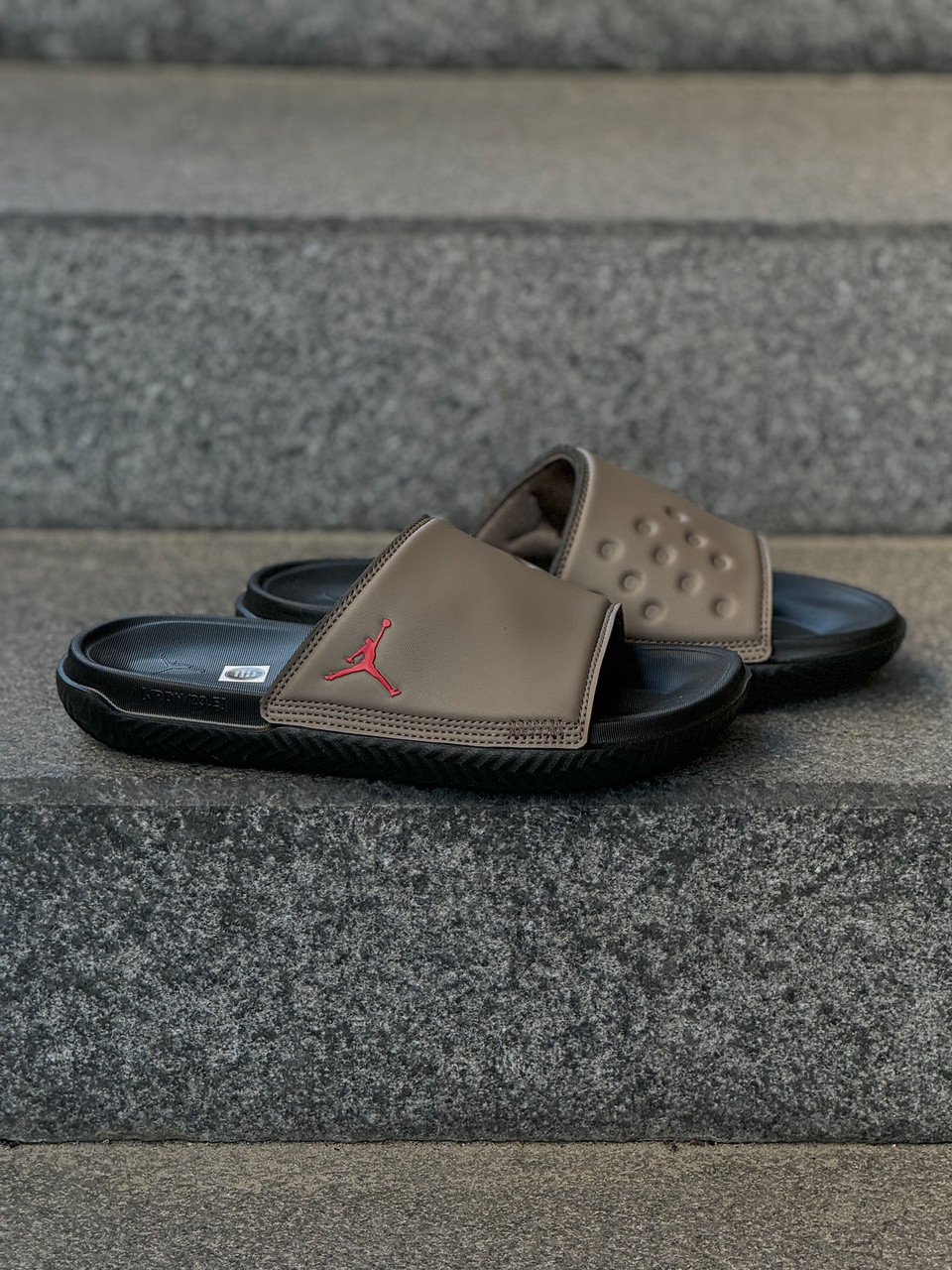 Тапочки Air Jordan Play Slide Palomino / DC9835-201