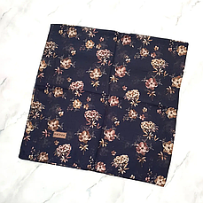 Легка батистова хустка Поліна квіти 95*95 см чорна, фото 3