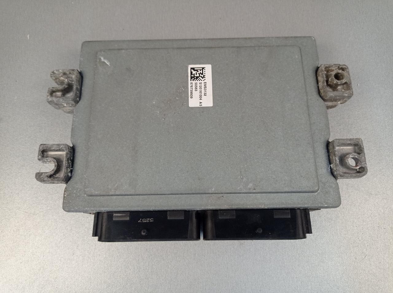 Блок керування двигуном Renault Dacia Logan 1.4 1.6 8 V 8200661124 8200598393 S110140023