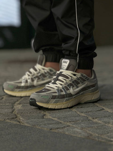 Nike P-6000 グレー FN7509-029 (25cm) 【公式通販】
