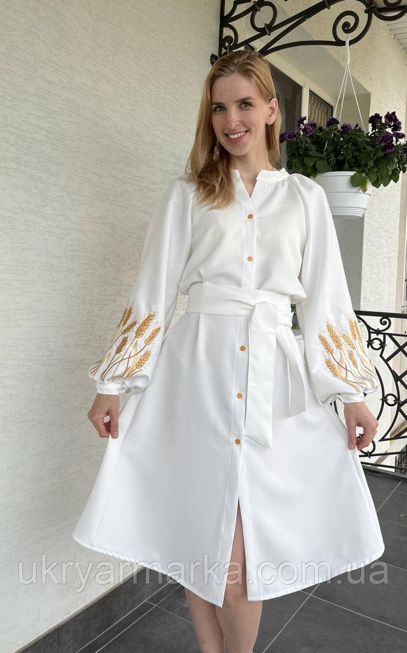 плаття вишите на гудзиках