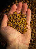 Пелетс monAmur, фірмовий солодкий аромат (Premium Pellets), мікс 8 мм та 12 мм, відро 2,5 кг, фото 4