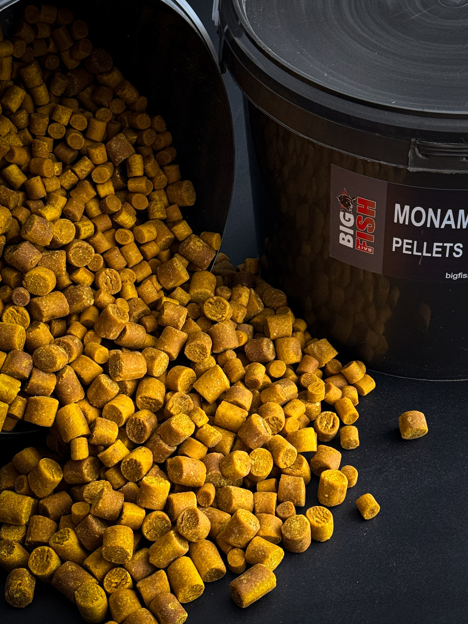 Пелетс monAmur, фірмовий солодкий аромат (Premium Pellets), мікс 8 мм та 12 мм, відро 1,5 кг
