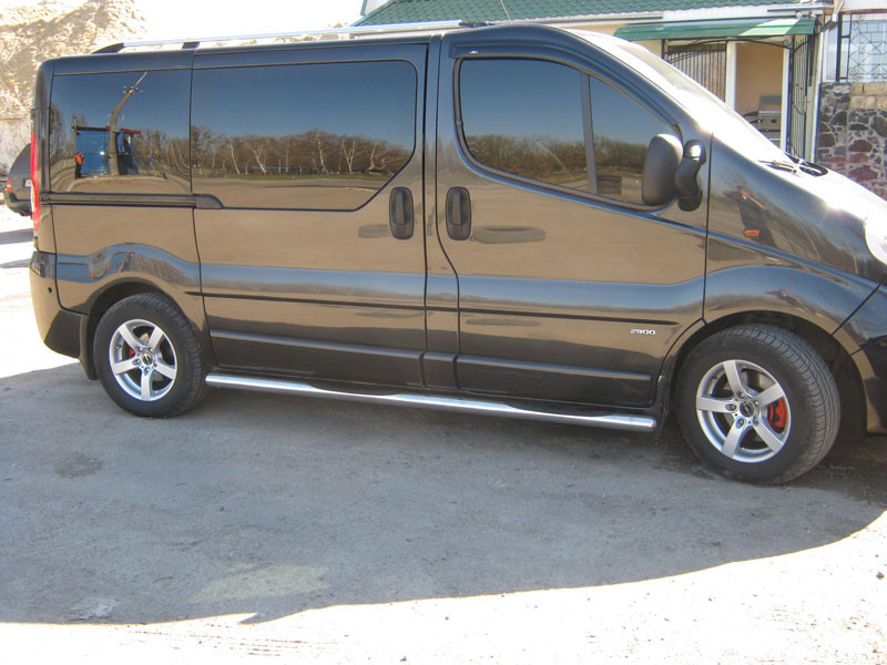 Пороги боковые (трубы) Renault Trafic 2001-2015 - фото 1 - id-p415935631