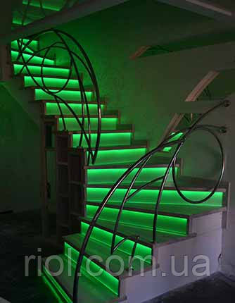лестница винтовая с подсветкой