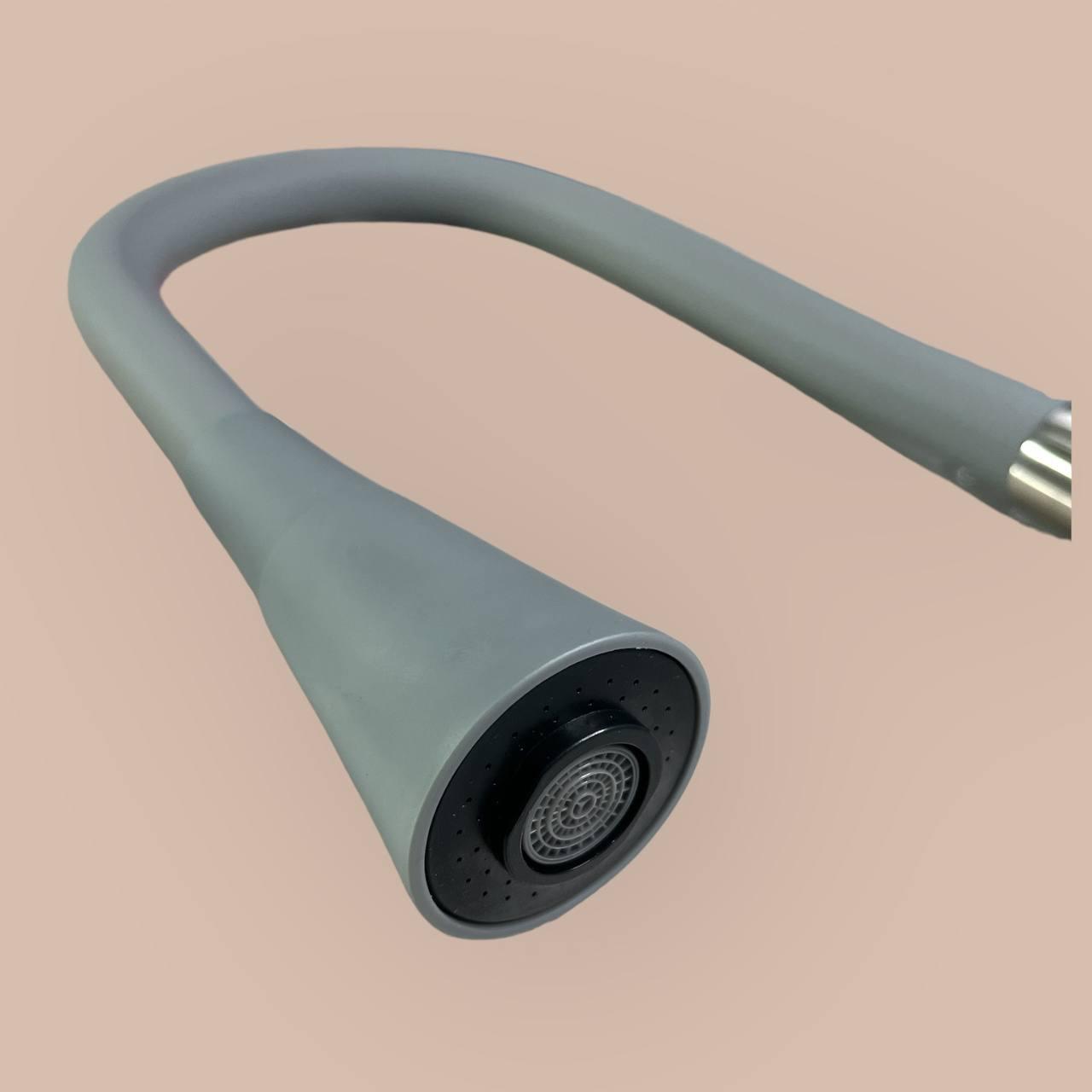 Гнучкий гусак (дзвіночок) на змішувач Сірий, фото 1