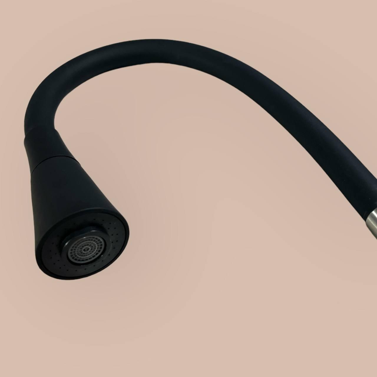 Гнучкий гусак (дзвіночок) на змішувач Чорний, фото 1