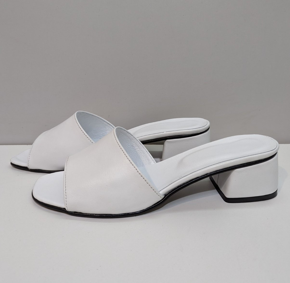 STTOPA Розміри 36-44. Шльопанці великих розмірів шкіряні. Каблук 4,5 см. 124-3644-45-1 Білі, фото 1
