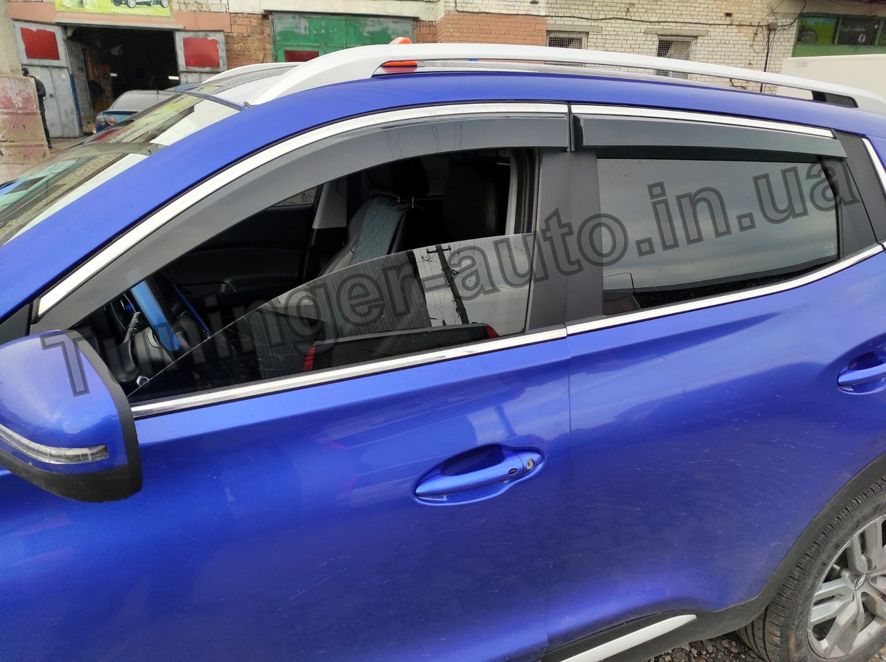 Дефлектори вікон (вітровики) з хромом молдингом Chery Tiggo 4 2017-2022 (Uncle/Тайвань), фото 1