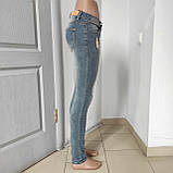 Джинси жіночі рвані низька посадка скінні стрейч 27 блакитні, фото 4