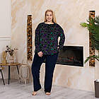 Жіночий велюровий домашній брючний костюм темно-синього кольору з принтом Червоні бантики від виробника Bonita 52, фото 3