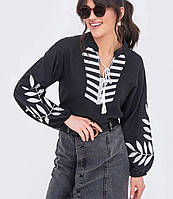 Жіноча вишиванка, блузка чорного кольору з білою великою вишивкою і довгим рукавом